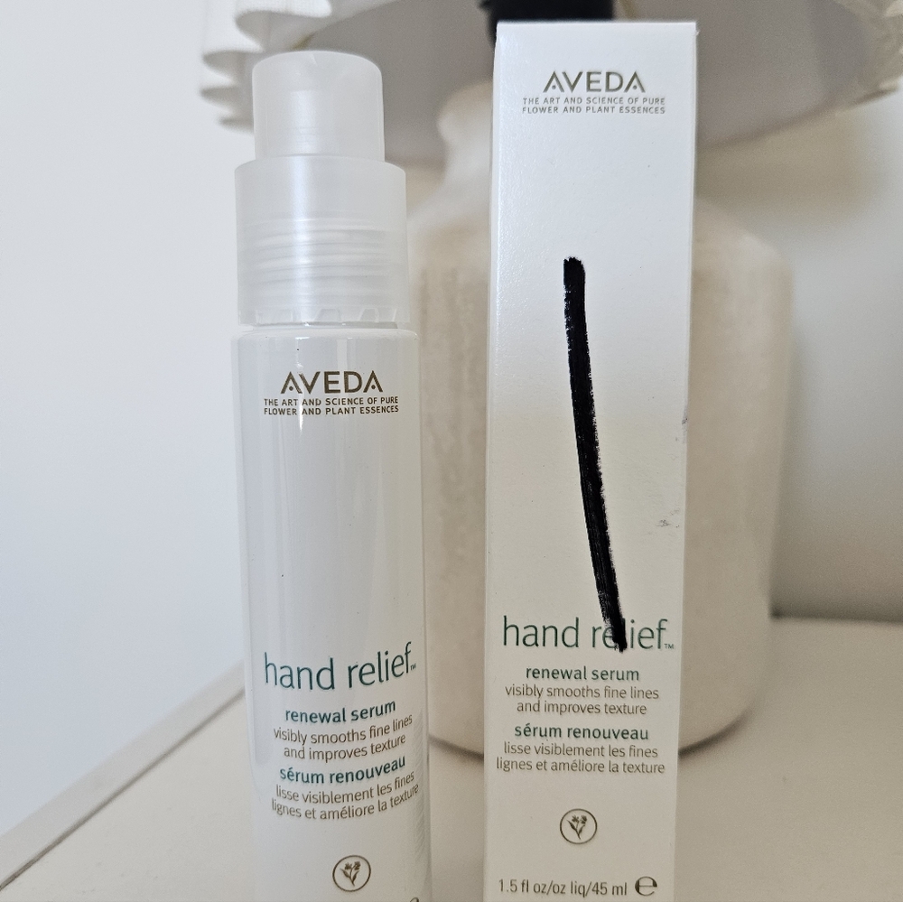 Aveda Hand Relief Renewal Serum - White and Black